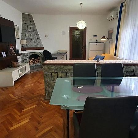 Apartman Ksenija Ðakovo Eksteriør billede