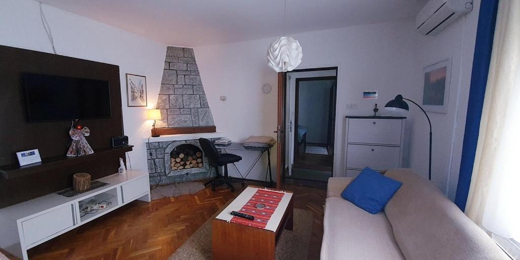 Apartman Ksenija Ðakovo Eksteriør billede