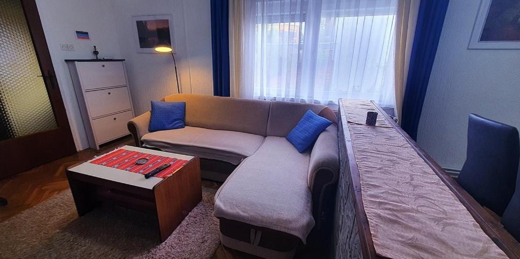 Apartman Ksenija Ðakovo Eksteriør billede